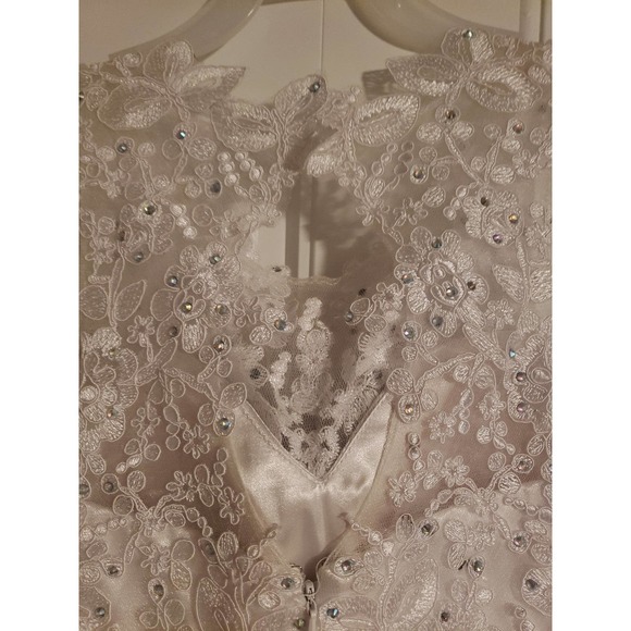 Gorgeous white hand sewn beaded lace dress size extra small by Elizabeth koh - Picture 7 of 8